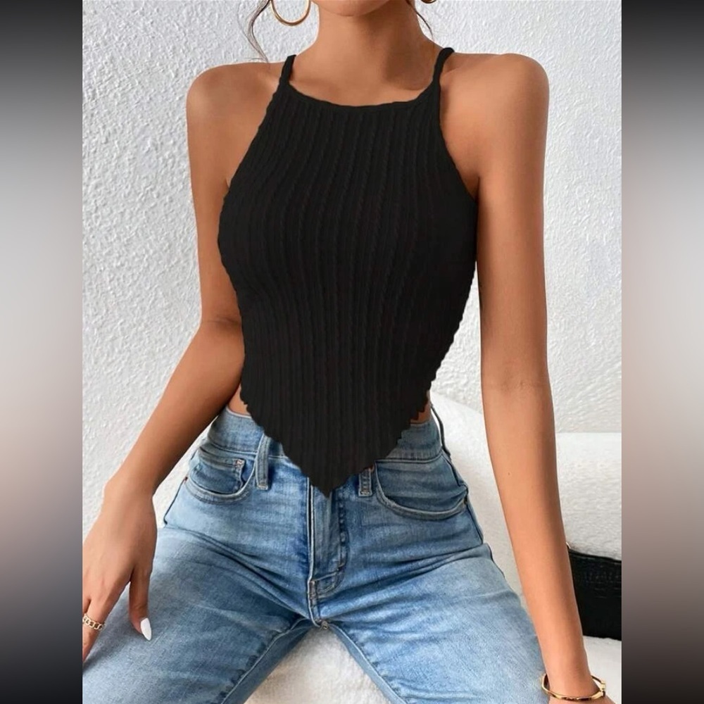 Halter Crop Tank 🌸 - Picture 8 of 9